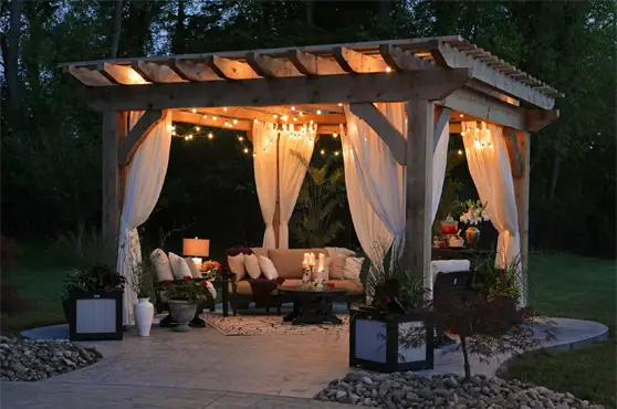 Outdoor Structures & Features